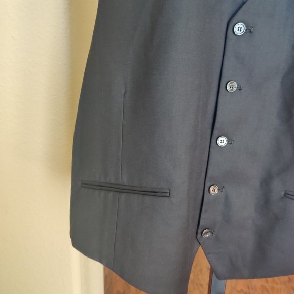 Berragamo Solid Black Vest - Picture 3 of 7
